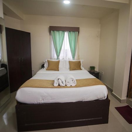 350 m2, 10 yatak odalı, 10 banyolu Daire, Laitumkhrah bölgesinde Shillong Dış mekan fotoğraf