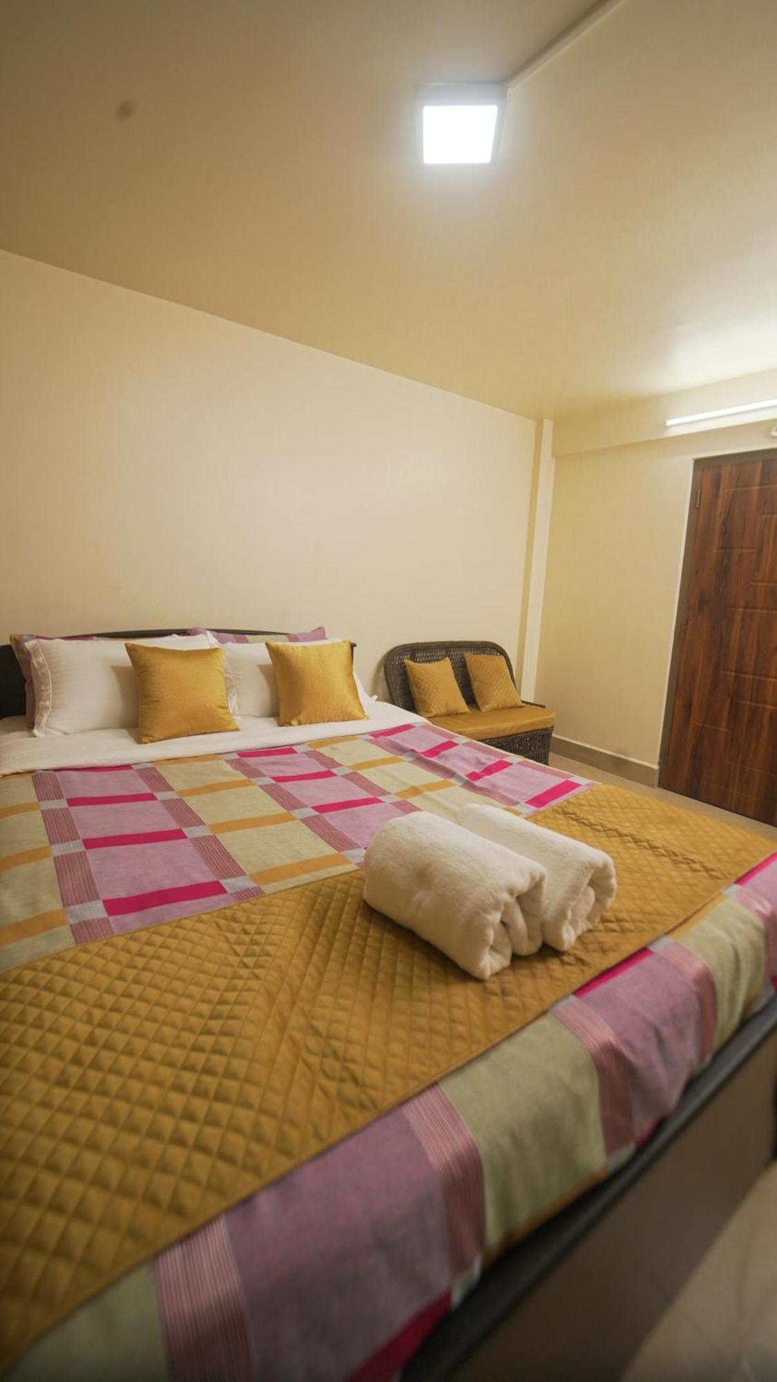 350 m2, 10 yatak odalı, 10 banyolu Daire, Laitumkhrah bölgesinde Shillong Dış mekan fotoğraf