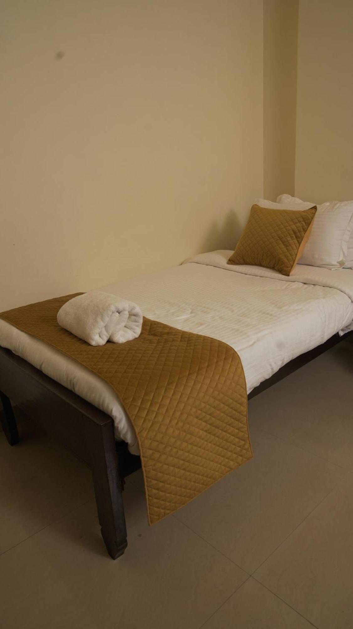 350 m2, 10 yatak odalı, 10 banyolu Daire, Laitumkhrah bölgesinde Shillong Dış mekan fotoğraf