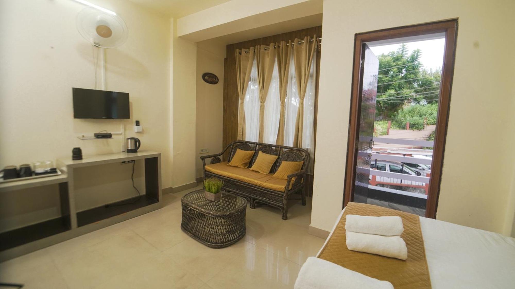 350 m2, 10 yatak odalı, 10 banyolu Daire, Laitumkhrah bölgesinde Shillong Dış mekan fotoğraf