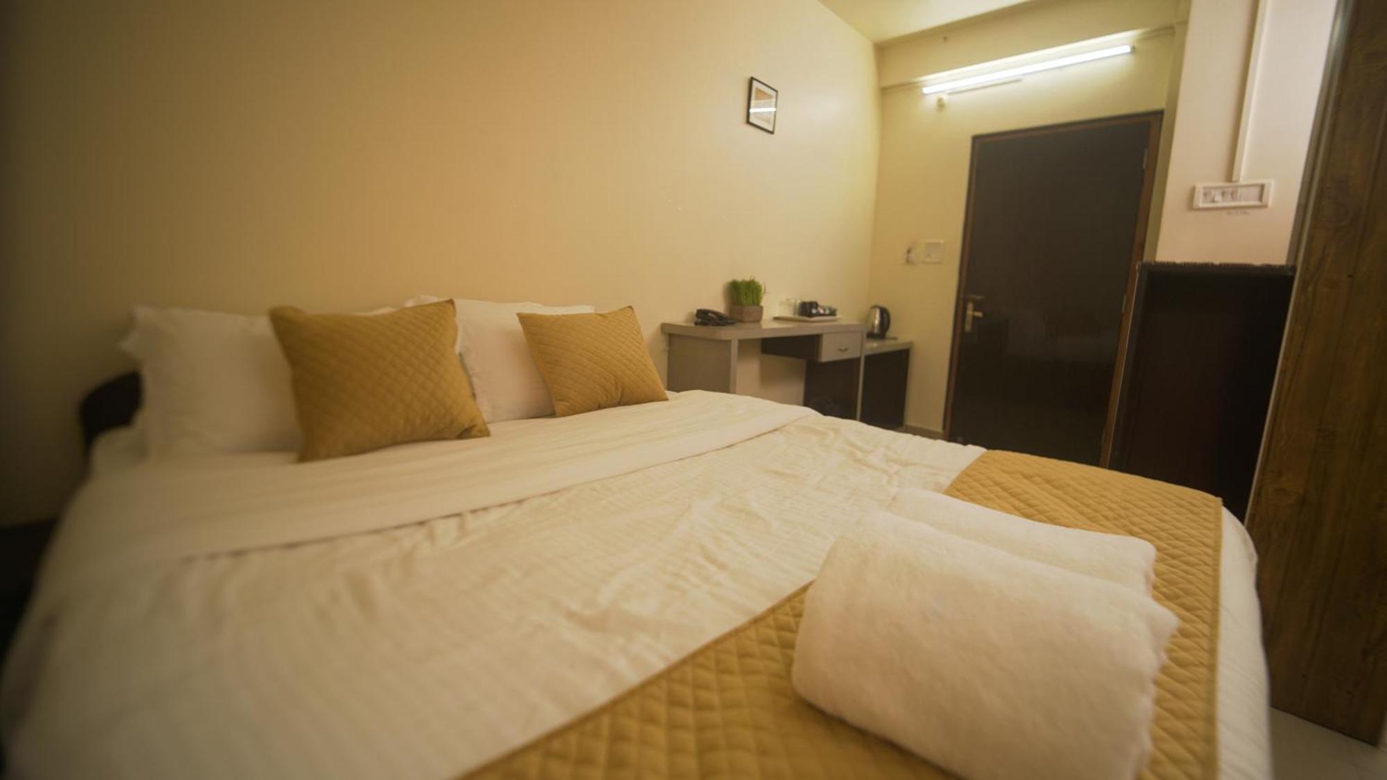 350 m2, 10 yatak odalı, 10 banyolu Daire, Laitumkhrah bölgesinde Shillong Dış mekan fotoğraf