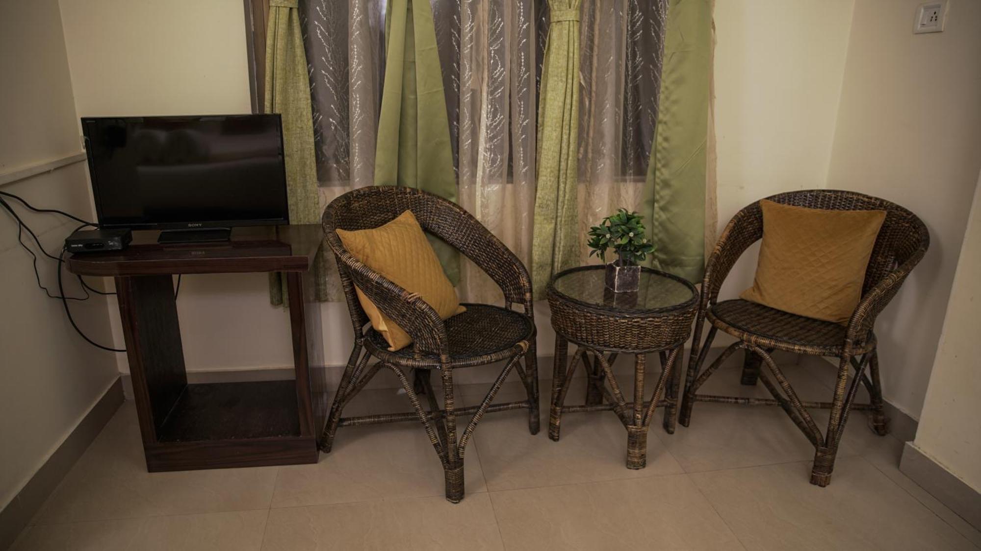350 m2, 10 yatak odalı, 10 banyolu Daire, Laitumkhrah bölgesinde Shillong Dış mekan fotoğraf
