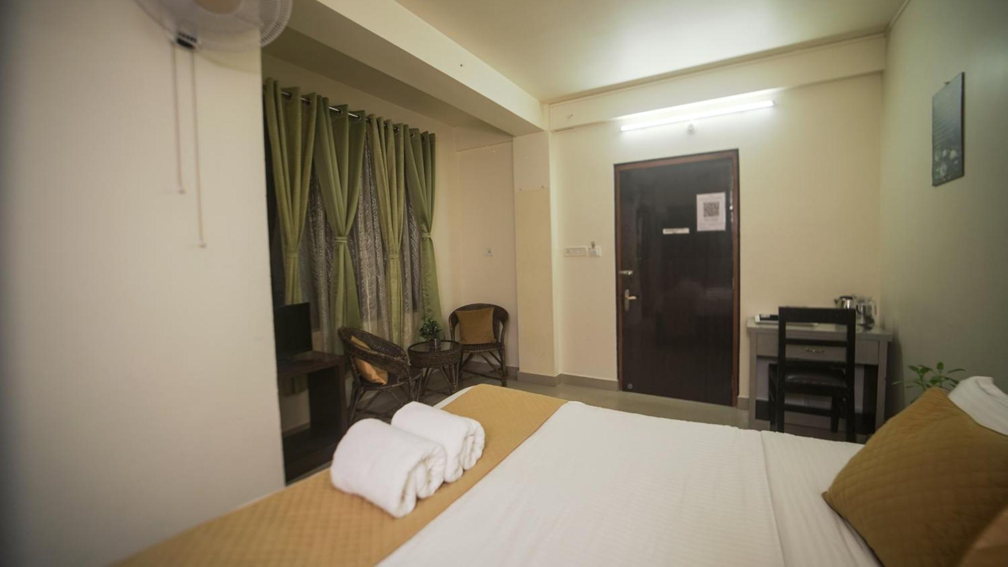 350 m2, 10 yatak odalı, 10 banyolu Daire, Laitumkhrah bölgesinde Shillong Dış mekan fotoğraf
