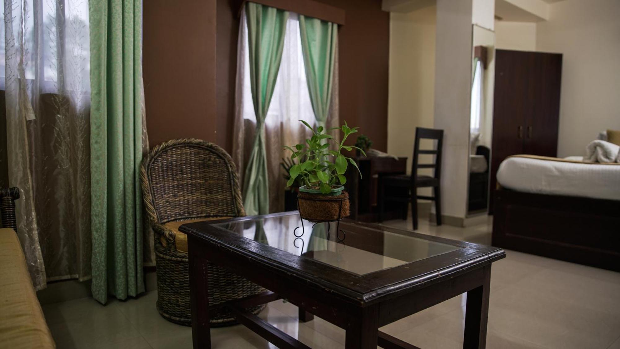 350 m2, 10 yatak odalı, 10 banyolu Daire, Laitumkhrah bölgesinde Shillong Dış mekan fotoğraf