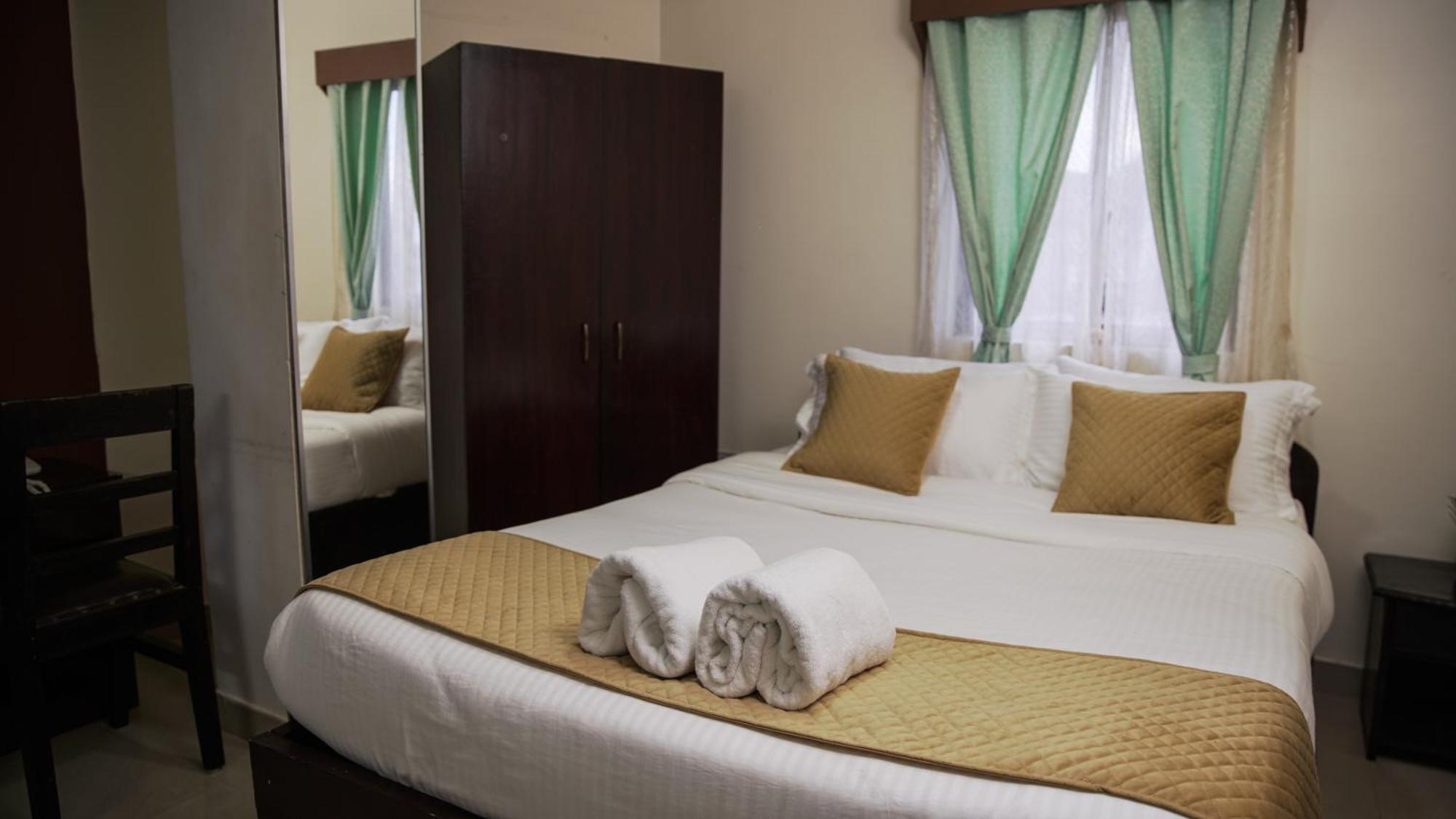 350 m2, 10 yatak odalı, 10 banyolu Daire, Laitumkhrah bölgesinde Shillong Dış mekan fotoğraf