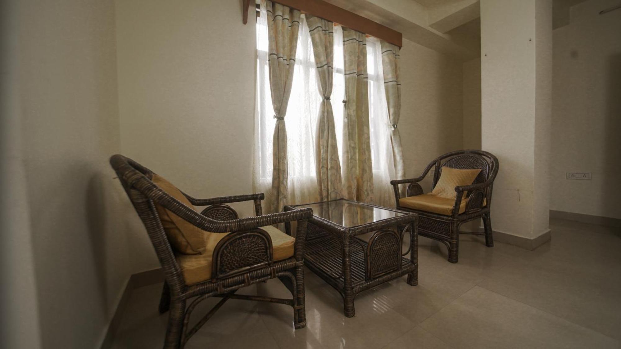 350 m2, 10 yatak odalı, 10 banyolu Daire, Laitumkhrah bölgesinde Shillong Dış mekan fotoğraf
